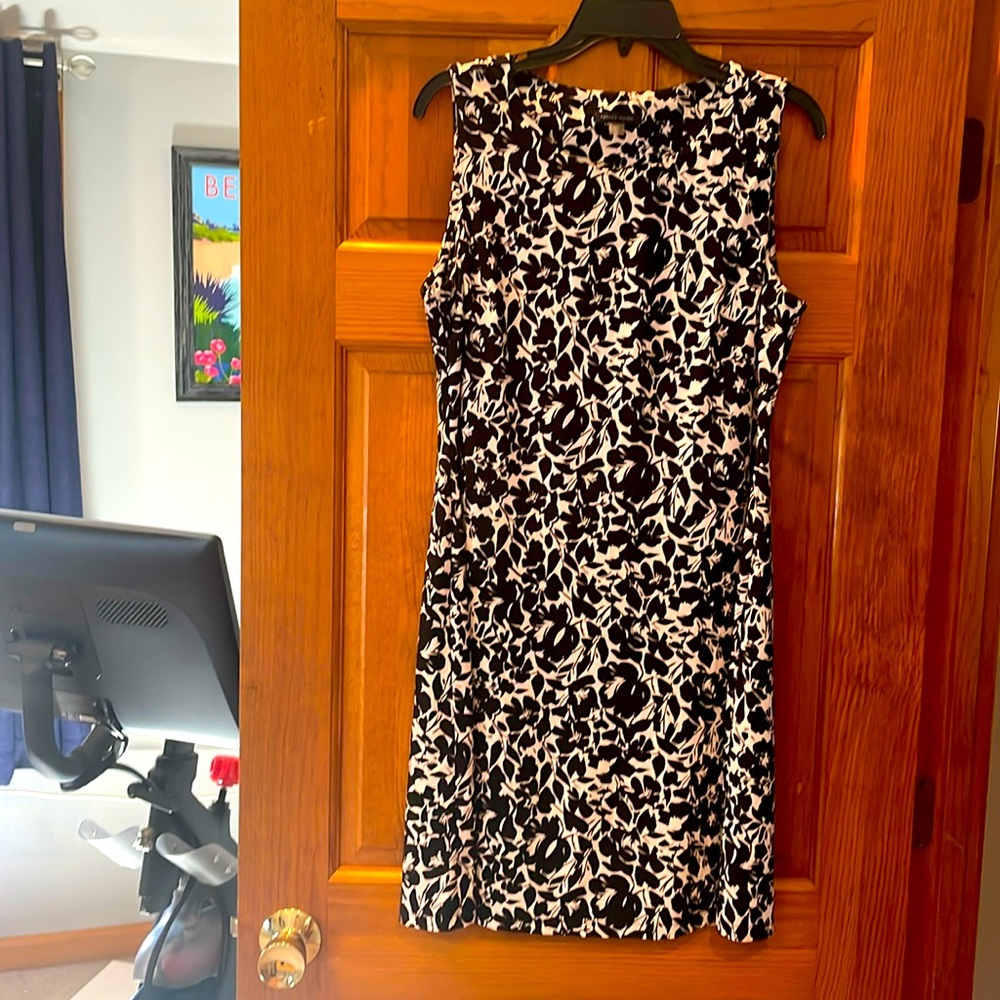 Tommy Hilfiger size 10 dress white with black flowers